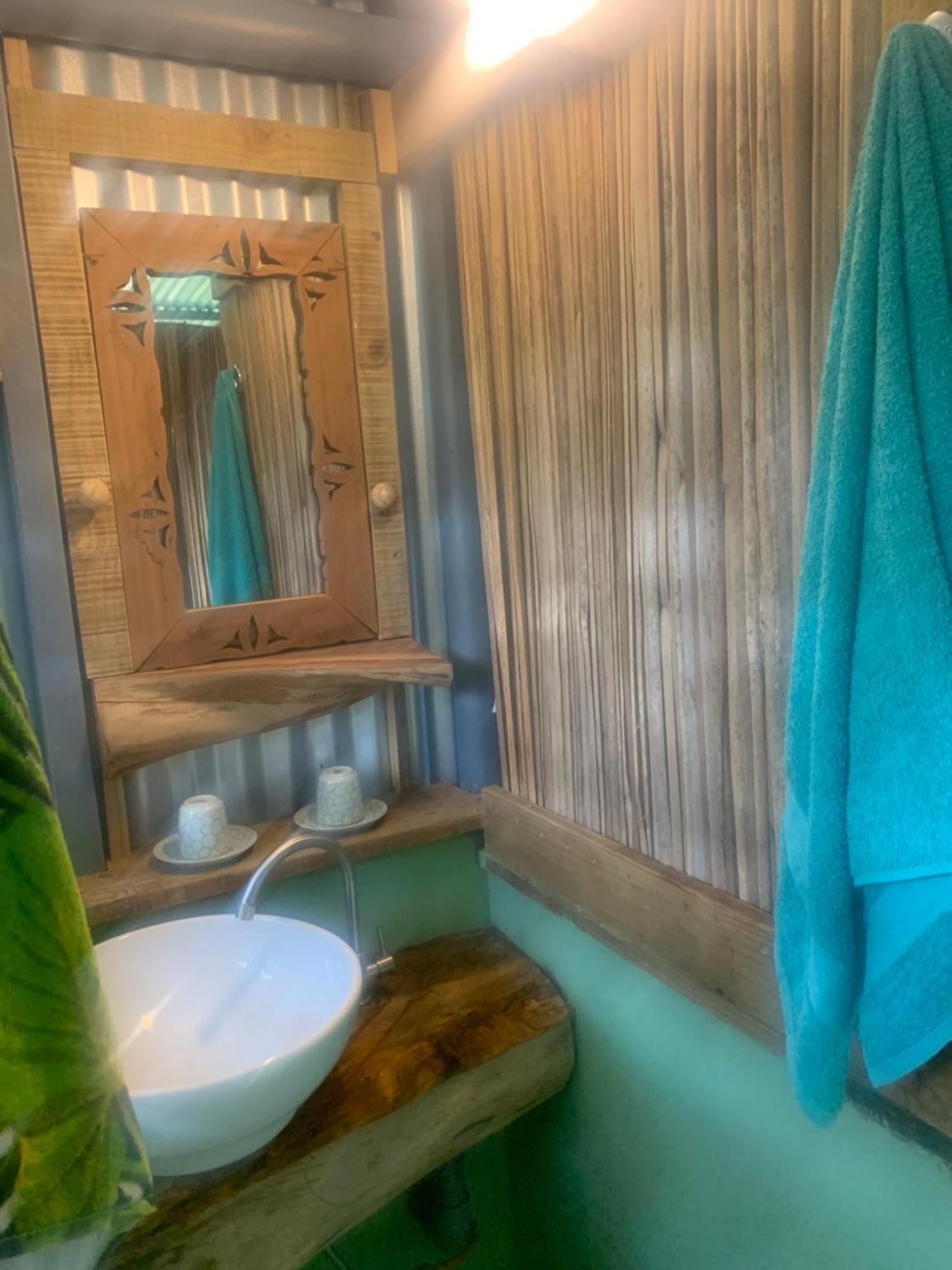 Lily Pad Lodge Bambou Eksteriør bilde